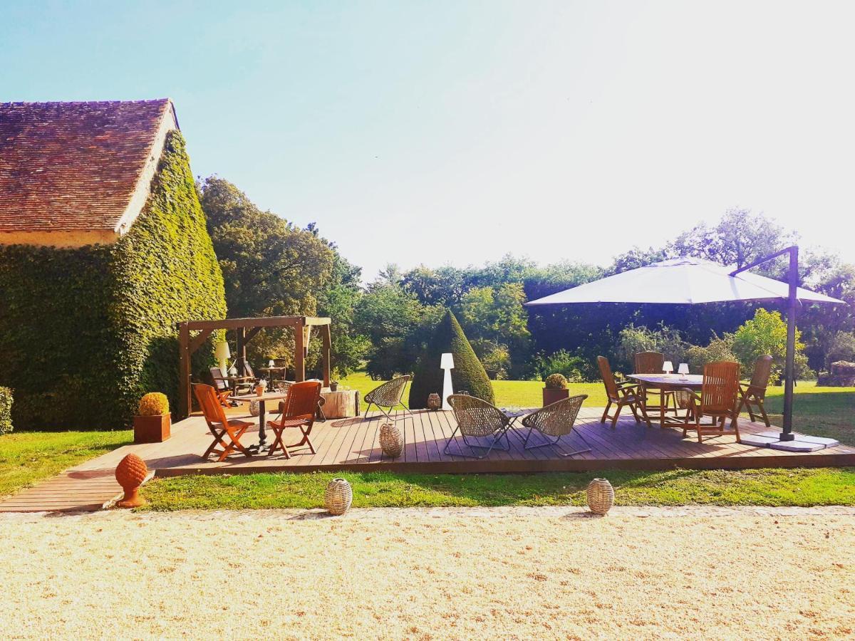 Hotel Domaine De La Limetiere Neuvy-le-Roi Exterior foto